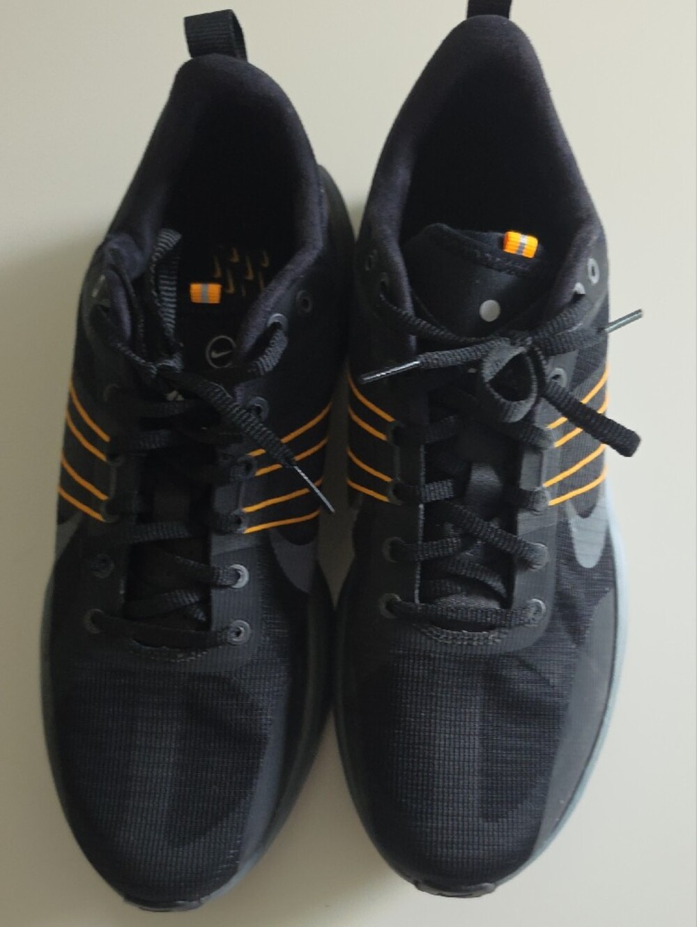 Nike Men's Lunar Roam Black Running Shoes with Orange Stripes - Picture 2 of 2